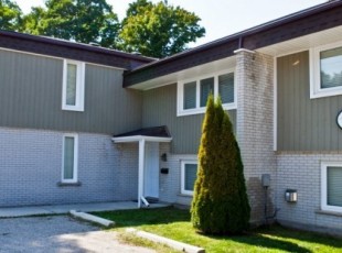 These executive townhouses have been newly renovated and are sure to meet all your expectations for your home away from home....