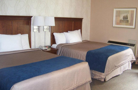 Deluxe Queens room