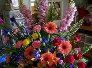 Cathy's Flowers'n Treasures